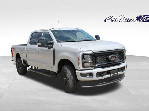 New 2026 Ford F250 Lariat w/ Black Appearance Package AWD/4WD image 2