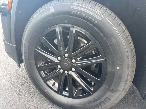 Used 2022 Chevrolet Traverse LT w/ LPO, Floor Liner Package AWD/4WD image 9