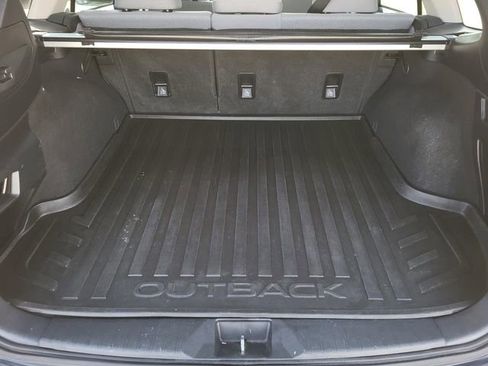 Used 2018 Subaru Outback 2.5i Premium image 10