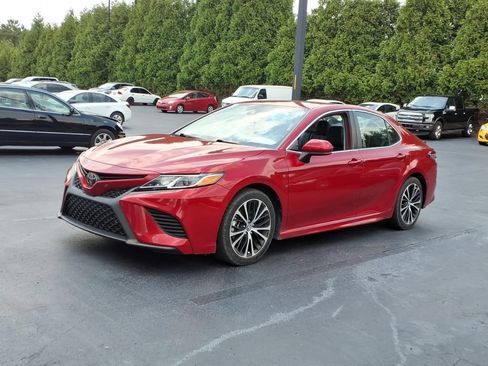 Used 2020 Toyota Camry SE FWD image 7