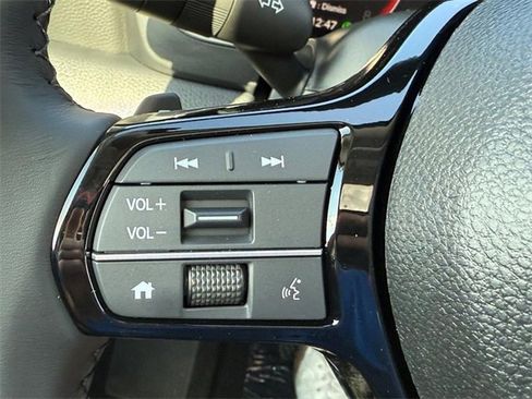 New 2025 Honda Pilot Touring image 14