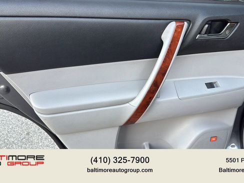 Used 2013 Toyota Highlander Limited image 31