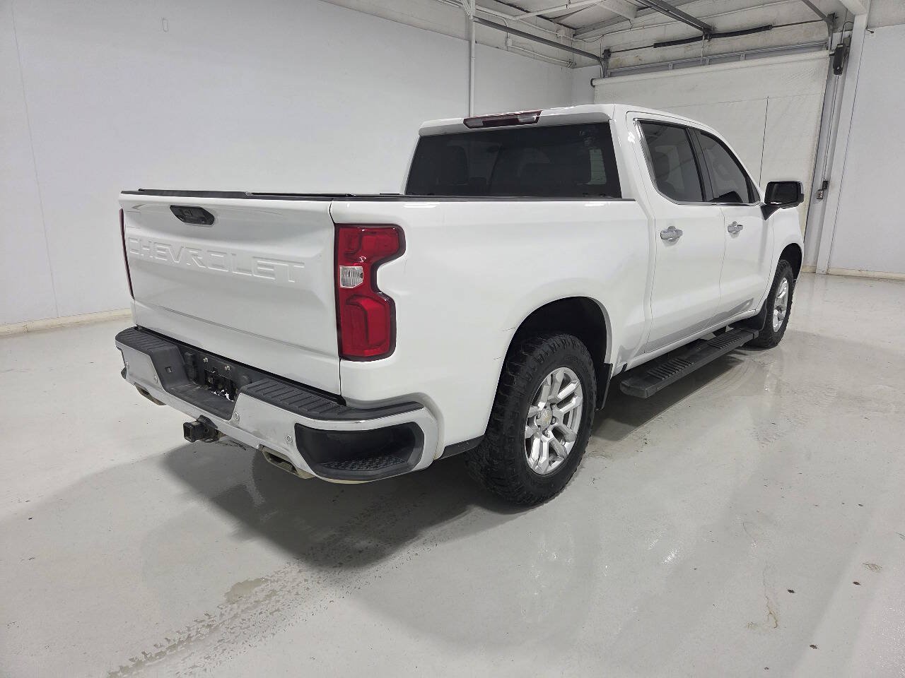 Used 2022 Chevrolet Silverado 1500 LTZ w/ Z71 Off-Road Package AWD/4WD image 10