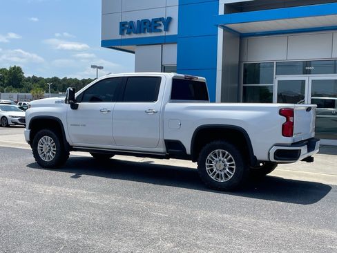 Used 2023 Chevrolet Silverado 2500 High Country w/ Z71 Off-Road Package AWD/4WD image 3