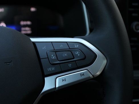 New 2025 Volkswagen Taos SE image 11