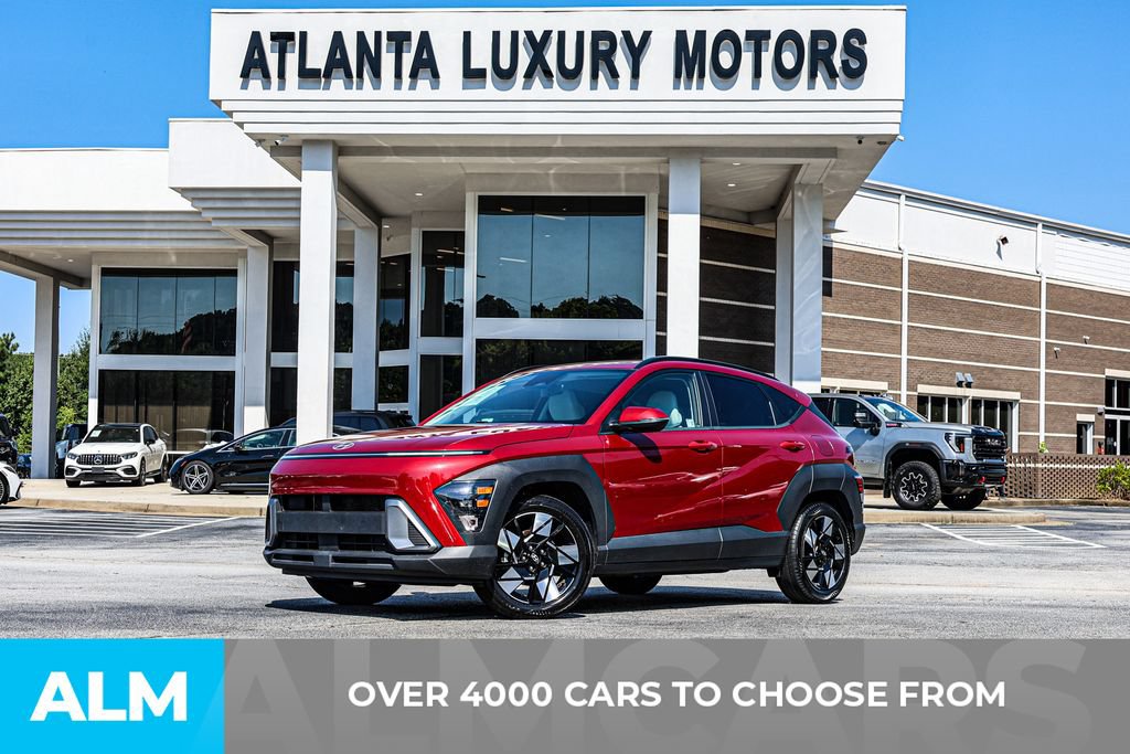 Used 2025 Hyundai Kona SEL FWD image 2