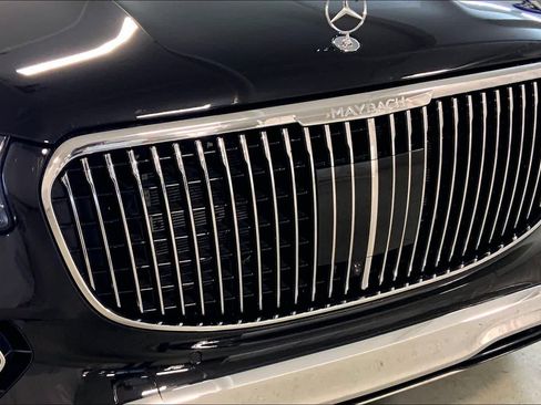 Used 2025 Mercedes-Benz Maybach GLS 600 4MATIC image 32
