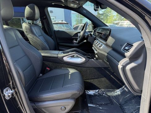 Used 2025 Mercedes-Benz GLS 450 4MATIC image 23