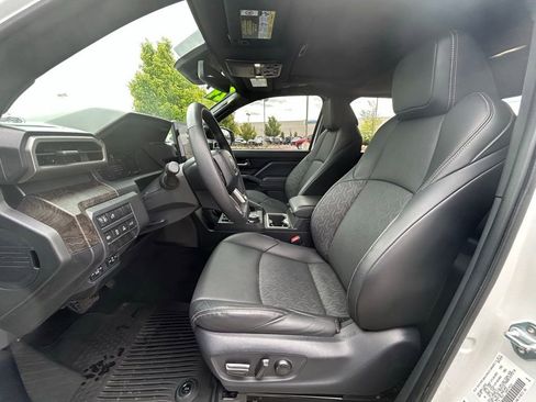 Used 2024 Toyota Tacoma Limited w/ Limited Package (LT) AWD/4WD image 12
