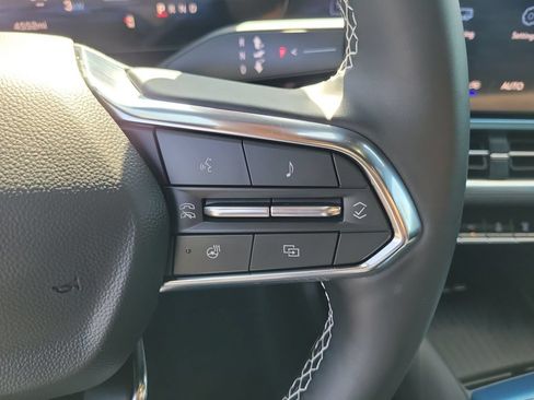 Used 2026 Chevrolet Equinox EV LT FWD image 6