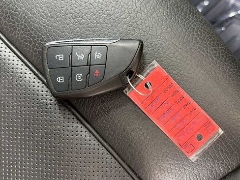 Used 2022 GMC Yukon XL Denali AWD/4WD image 32