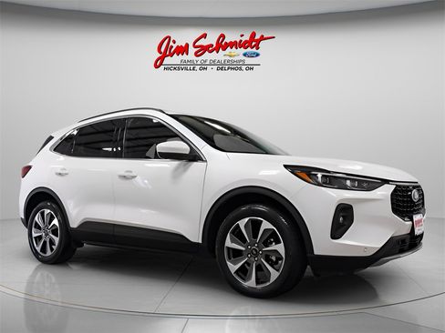 Used 2024 Ford Escape Platinum image 1