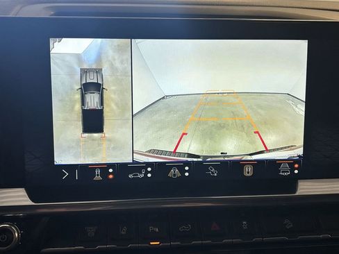 New 2025 GMC Sierra 2500 SLT w/ SLT Premium Package image 19