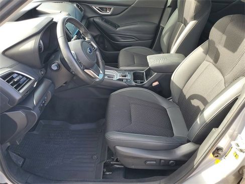 Used 2022 Subaru Forester Premium image 5