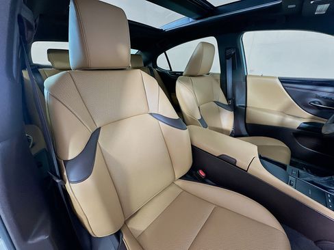 Used 2020 Lexus ES 350 w/ Premium Package FWD image 26
