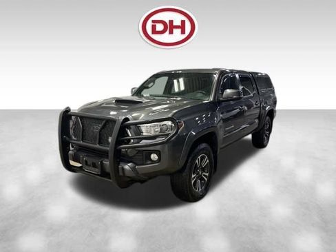 Used 2018 Toyota Tacoma TRD Sport w/ Technology Package image 7
