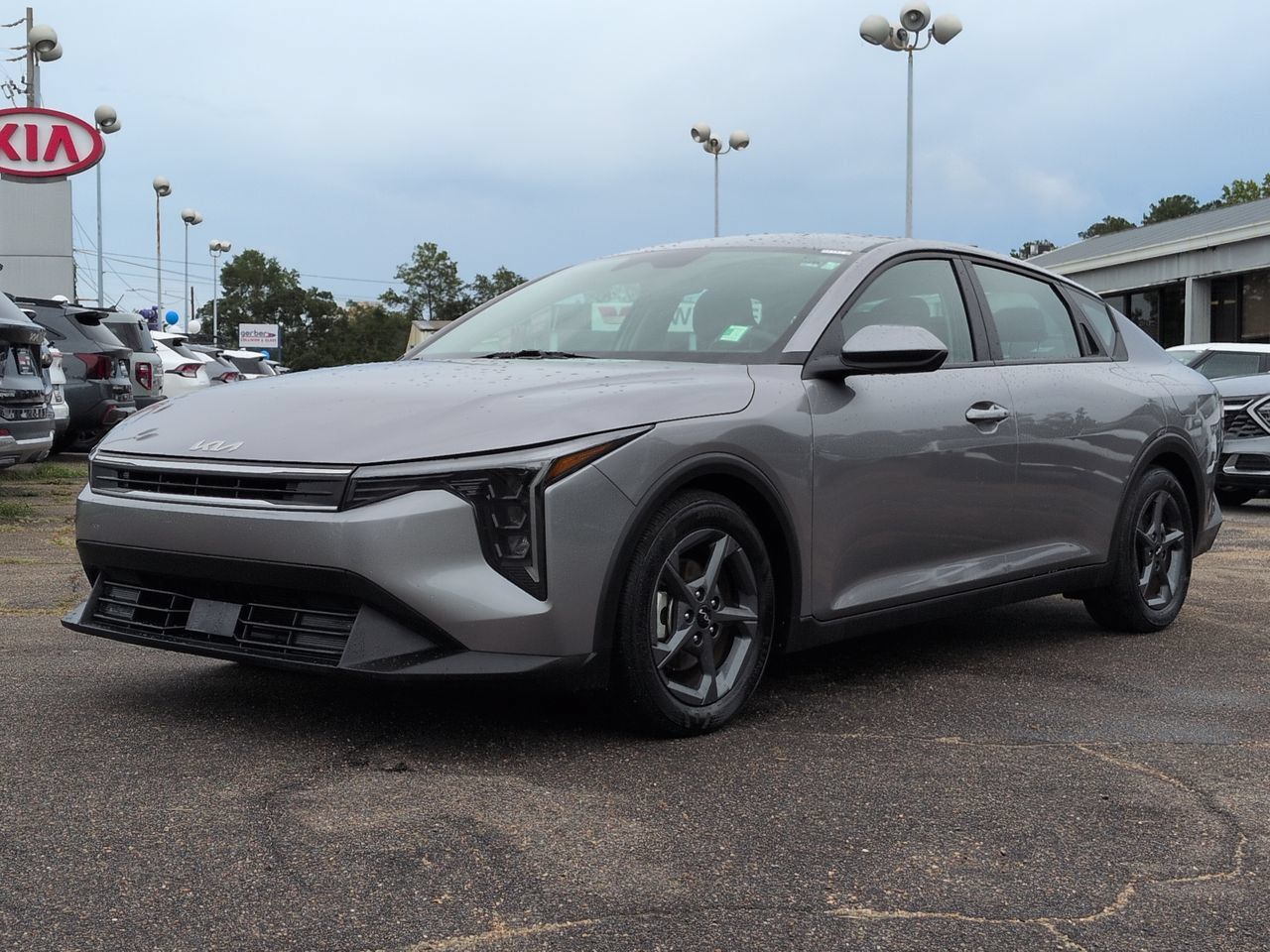 Used 2025 Kia K4 FWD image 2