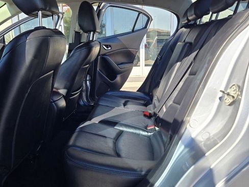 Used 2017 MAZDA MAZDA3 Touring image 11