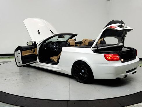 Used 2011 BMW M3 image 12