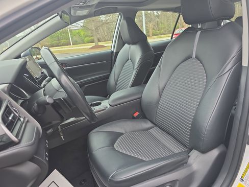 Used 2021 Toyota Camry SE image 15