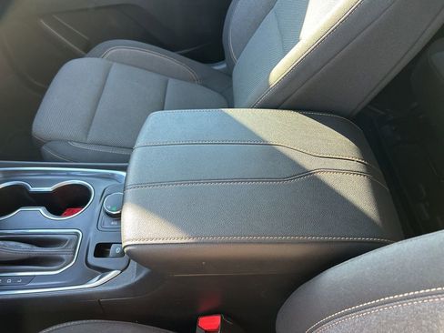 Used 2020 Chevrolet Traverse LT image 39