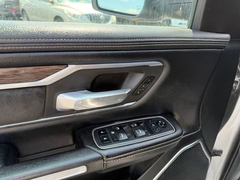 Used 2019 RAM 1500 Laramie AWD/4WD image 21