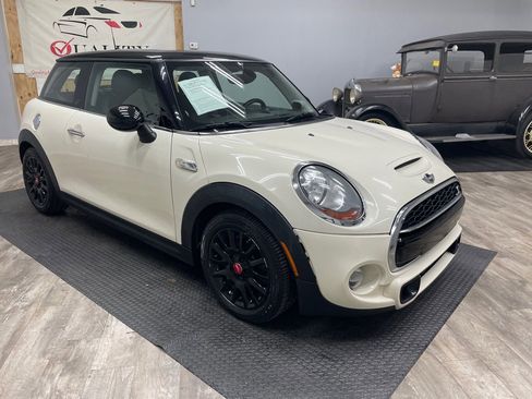 Used 2017 MINI Cooper S w/ Premium Package image 3