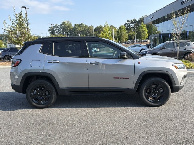 Used 2024 Jeep Compass Trailhawk AWD/4WD image 9