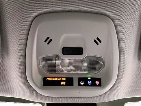 Used 2025 Chevrolet Trax LT w/ LT Convenience Package image 35