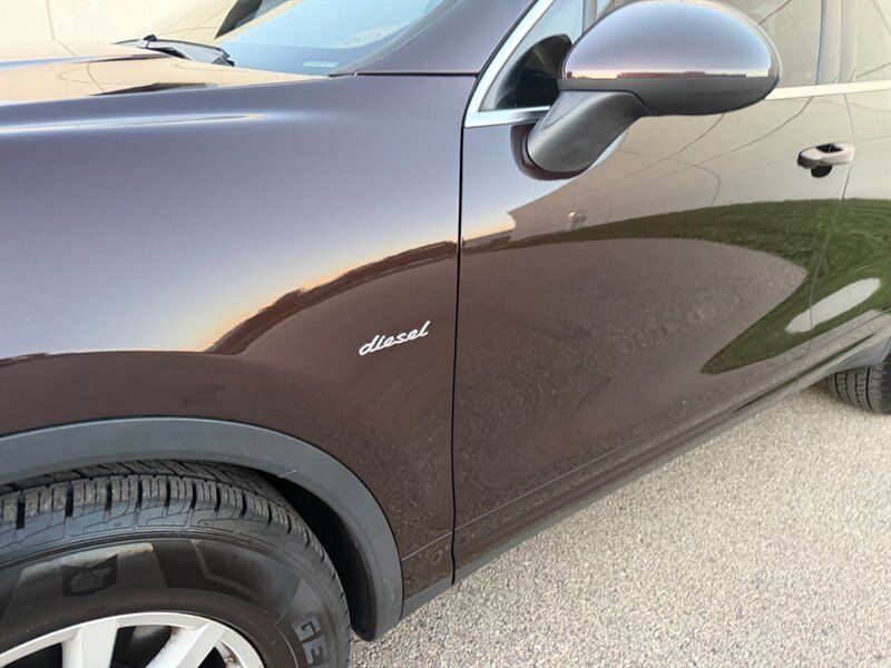 Used 2014 Porsche Cayenne Diesel AWD/4WD image 2
