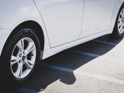 Used 2019 Ford Fusion S image 21