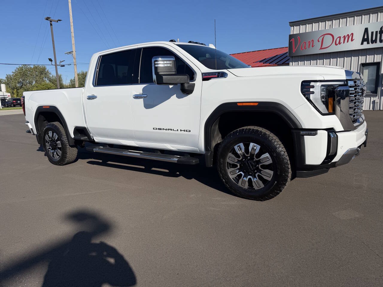 Used 2026 GMC Sierra 2500 Denali AWD/4WD image 2