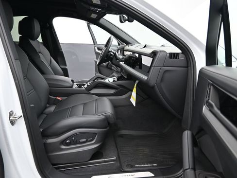 New 2026 Porsche Cayenne Coupe image 16