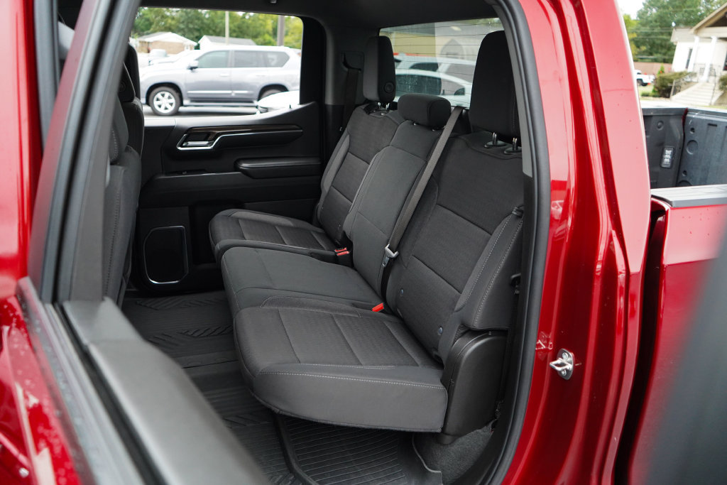 Used 2024 Chevrolet Silverado 1500 LT AWD/4WD image 8