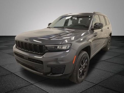 Used 2024 Jeep Grand Cherokee L Altitude AWD/4WD image 3
