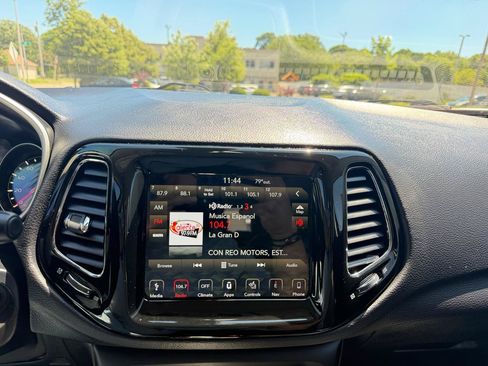 Used 2018 Jeep Compass Limited w/ Navigation Group AWD/4WD image 11
