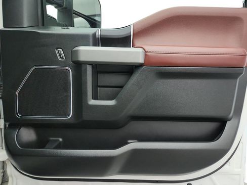 Used 2018 Ford F150 Platinum w/ Equipment Group 701A Luxury image 40