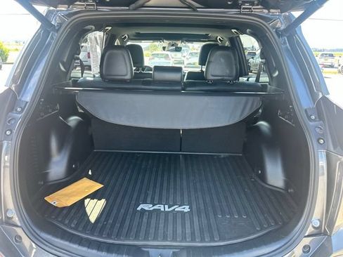 Used 2017 Toyota RAV4 SE w/ Power Extra Value Package AWD/4WD image 8