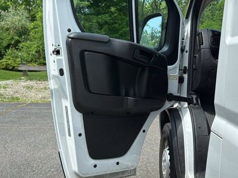 Used 2026 RAM ProMaster 2500 w/ Convenience Group FWD image 12
