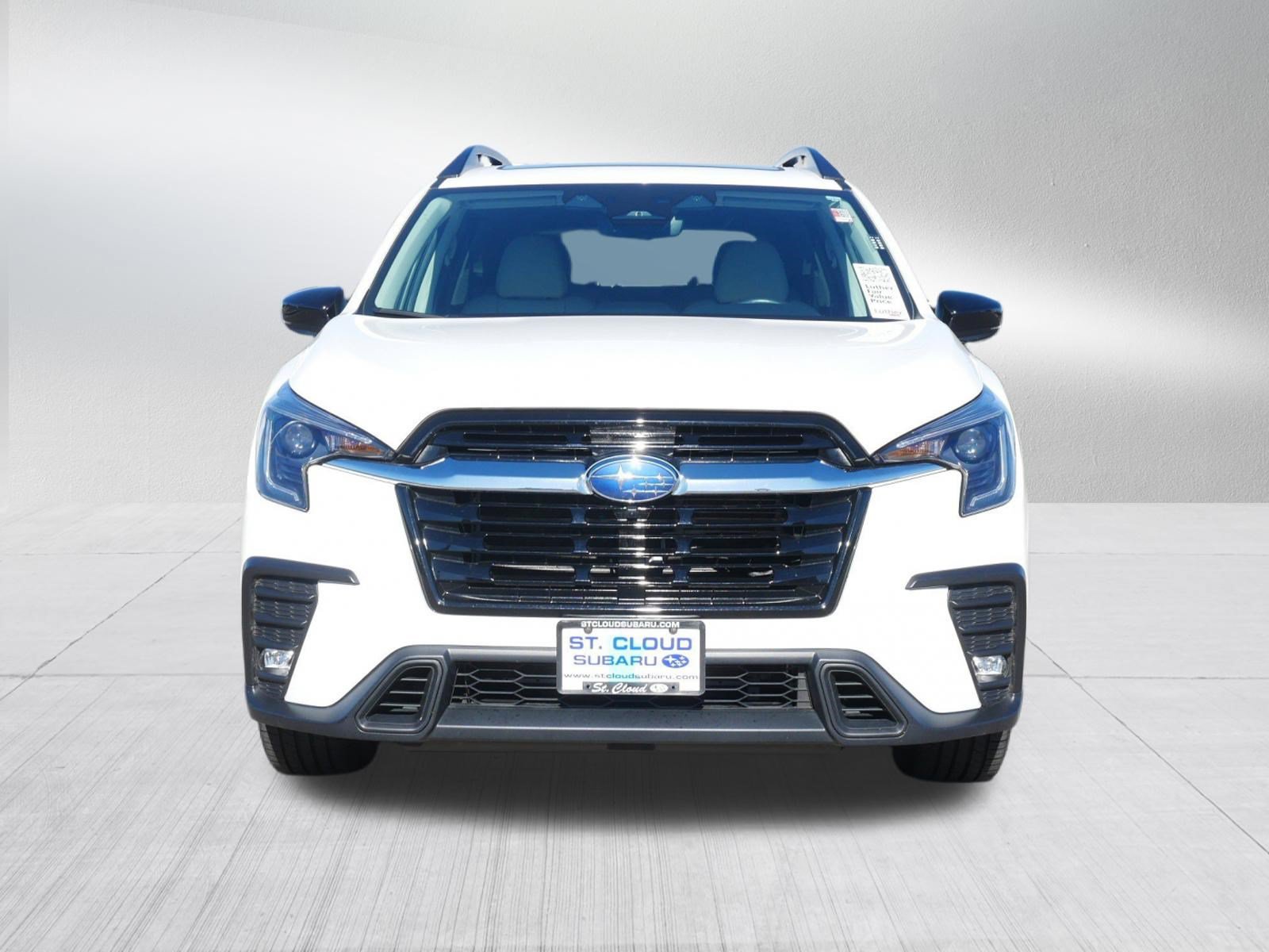 Used 2024 Subaru Ascent Limited w/ Technology Package AWD/4WD image 2