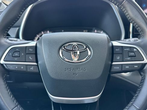 Used 2024 Toyota Highlander XSE FWD image 31