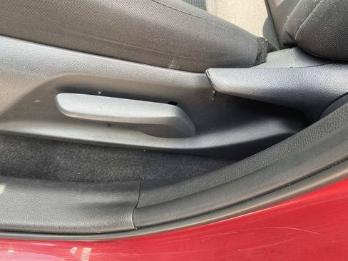 Used 2021 Toyota RAV4 LE FWD image 19
