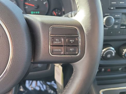 Used 2012 Jeep Patriot Latitude w/ Altitude Pkg image 28