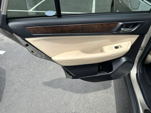Used 2016 Subaru Outback 2.5i Limited AWD/4WD image 17