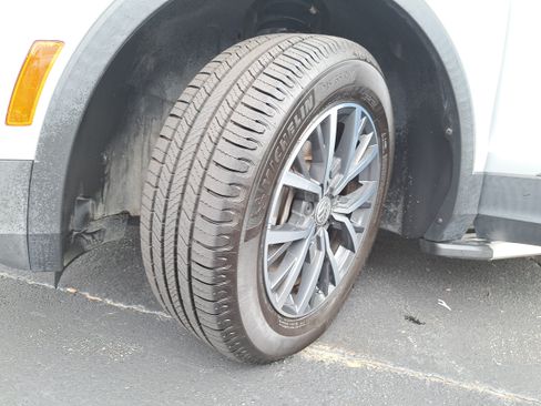Used 2018 Volkswagen Tiguan SE FWD image 29