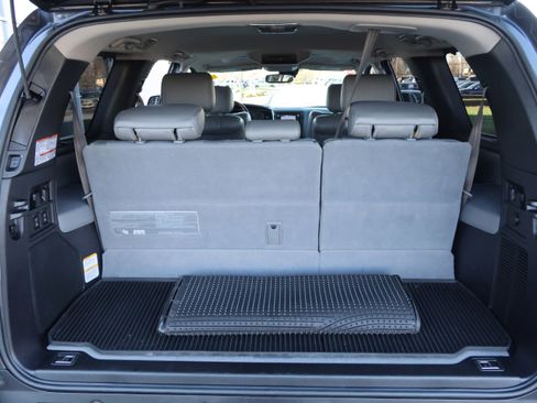 Used 2018 Toyota Sequoia Platinum image 37