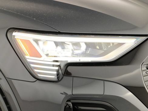 Certified 2024 Audi SQ8 e-tron Premium Plus w/ Black Optic Package AWD/4WD image 36