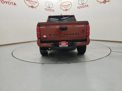 Used 2025 Toyota Tacoma TRD Sport AWD/4WD image 7