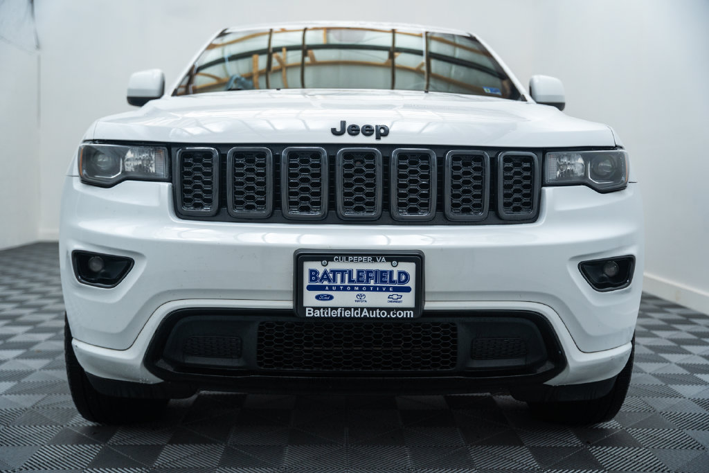 Used 2019 Jeep Grand Cherokee Altitude AWD/4WD image 2