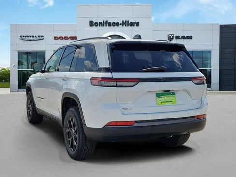New 2026 Jeep Grand Cherokee Altitude RWD image 3